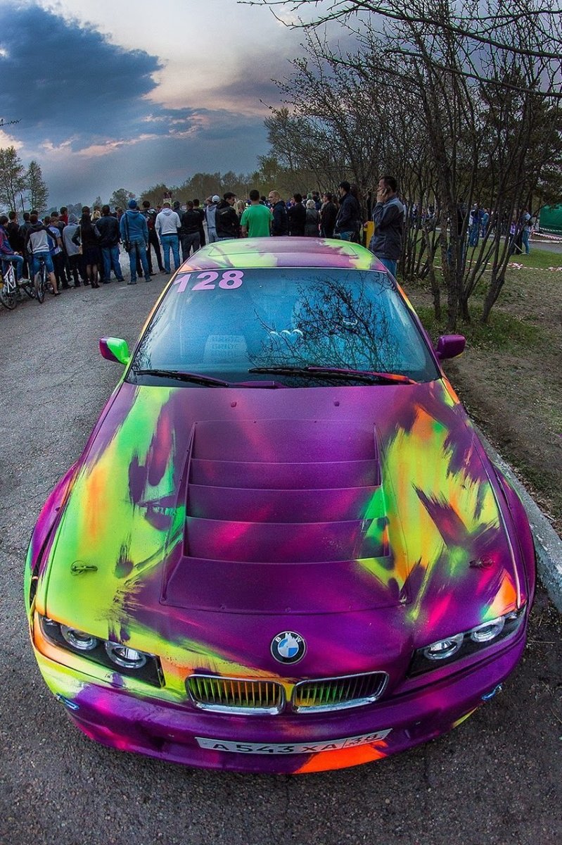 Разноцветные машины