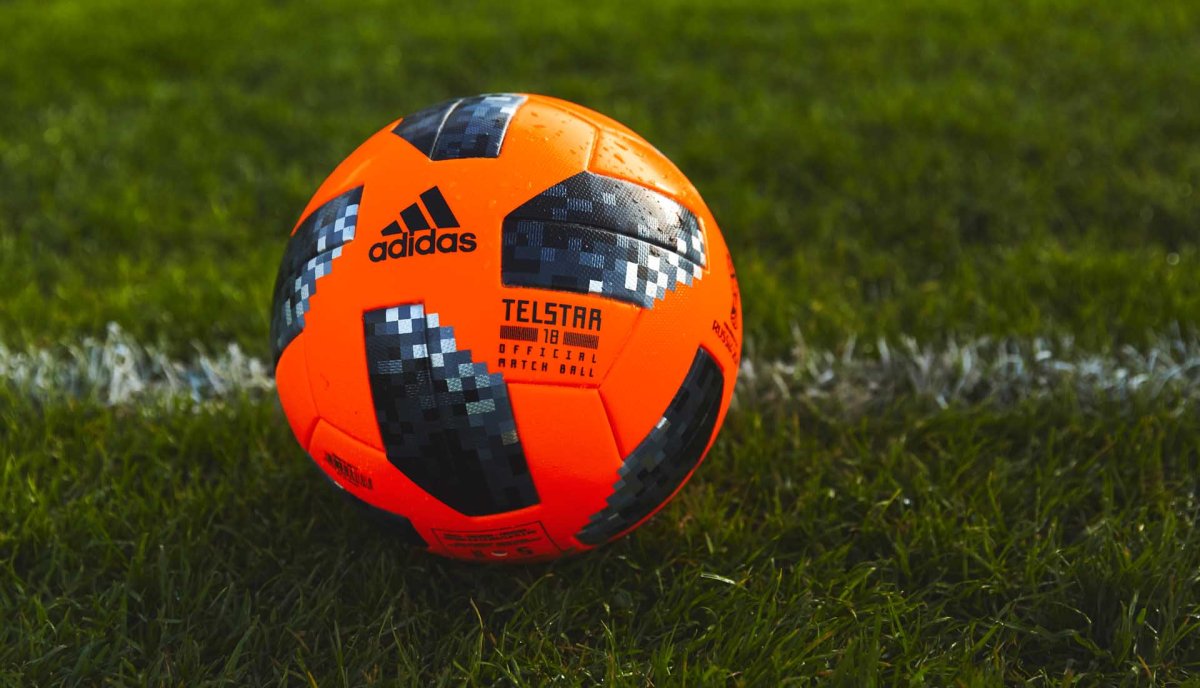 Adidas Telstar 18