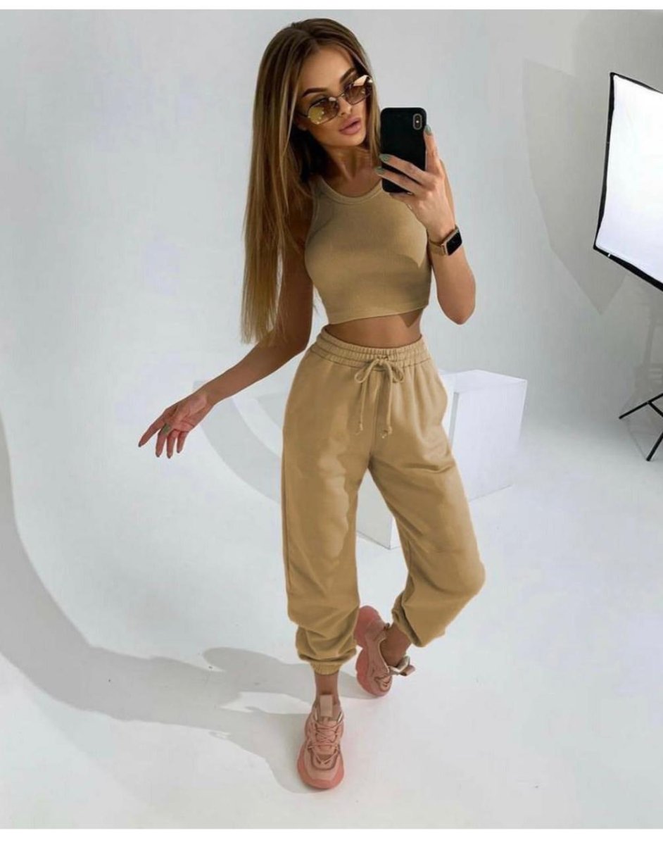 Костюм из лапши ткани брюки и топ