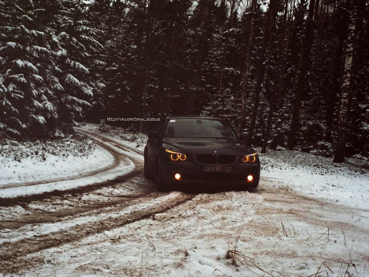 БМВ е60 черная зима. BMW e60 Snow. BMW m5 e60 зима. БМВ м5 е60 зима. М5 зима