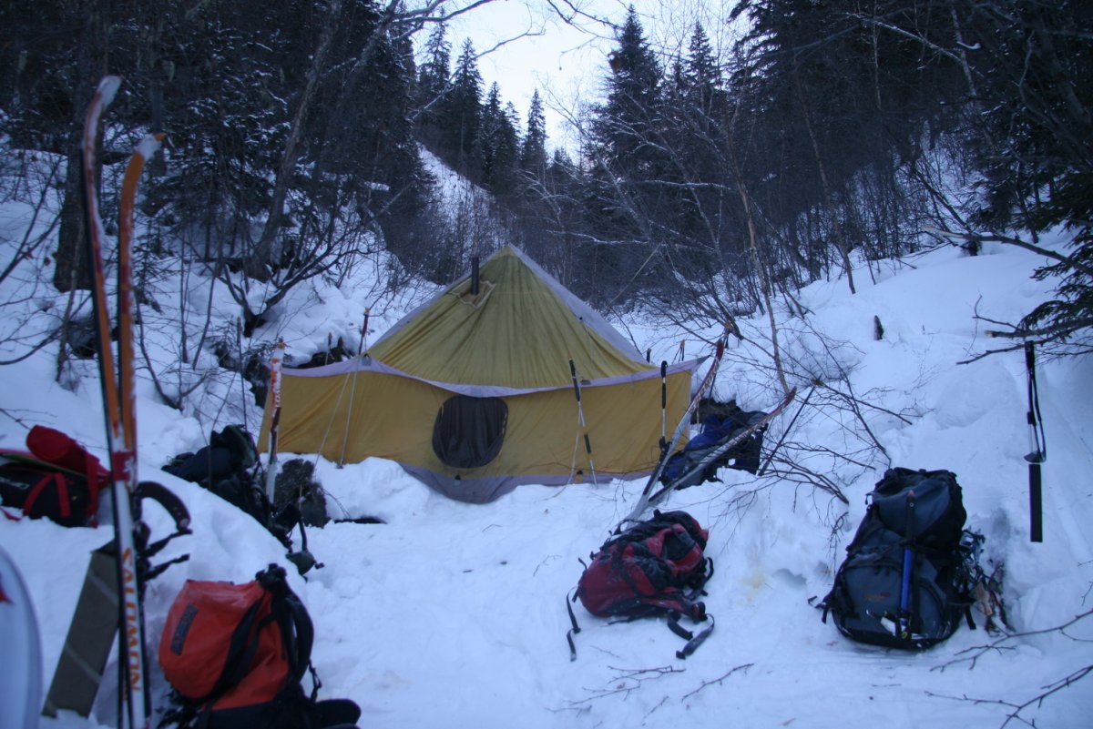 Палатка снаряжение зима у
