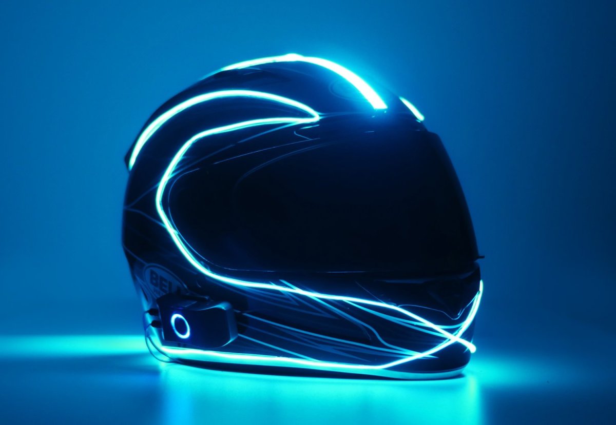 Шлем с неоновой подсветкой