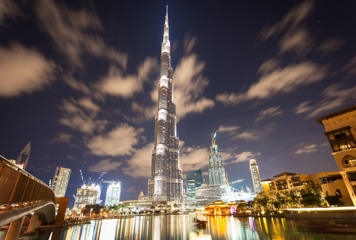 Башня Бурдж Халифа. Небоскрёб Бурдж-Халифа в Дубае. Башня Бурдж-Халифа (Дубай, ОАЭ, Архитектор Эдриан Смит). Дубаи башня бершхалтфа.