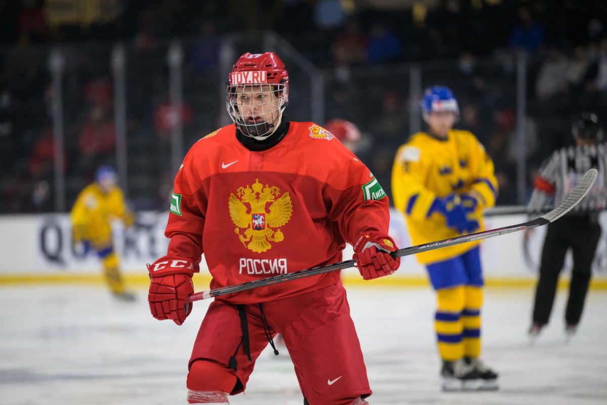Матвей Мичков хоккеист
