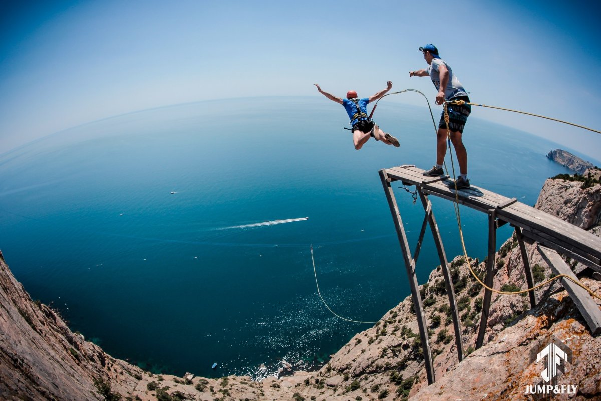 Мостик в Балаклаве над пропастью