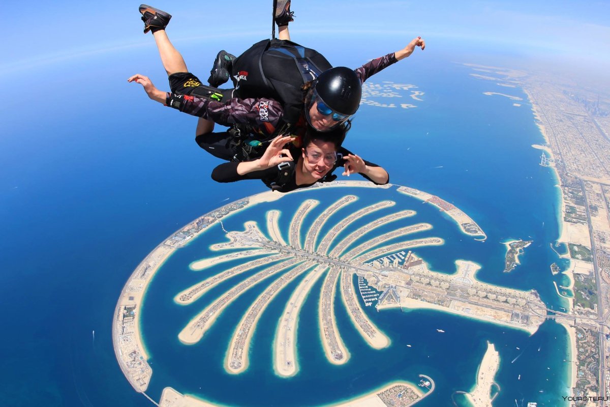 Дубай Пальма прыжок с парашютом