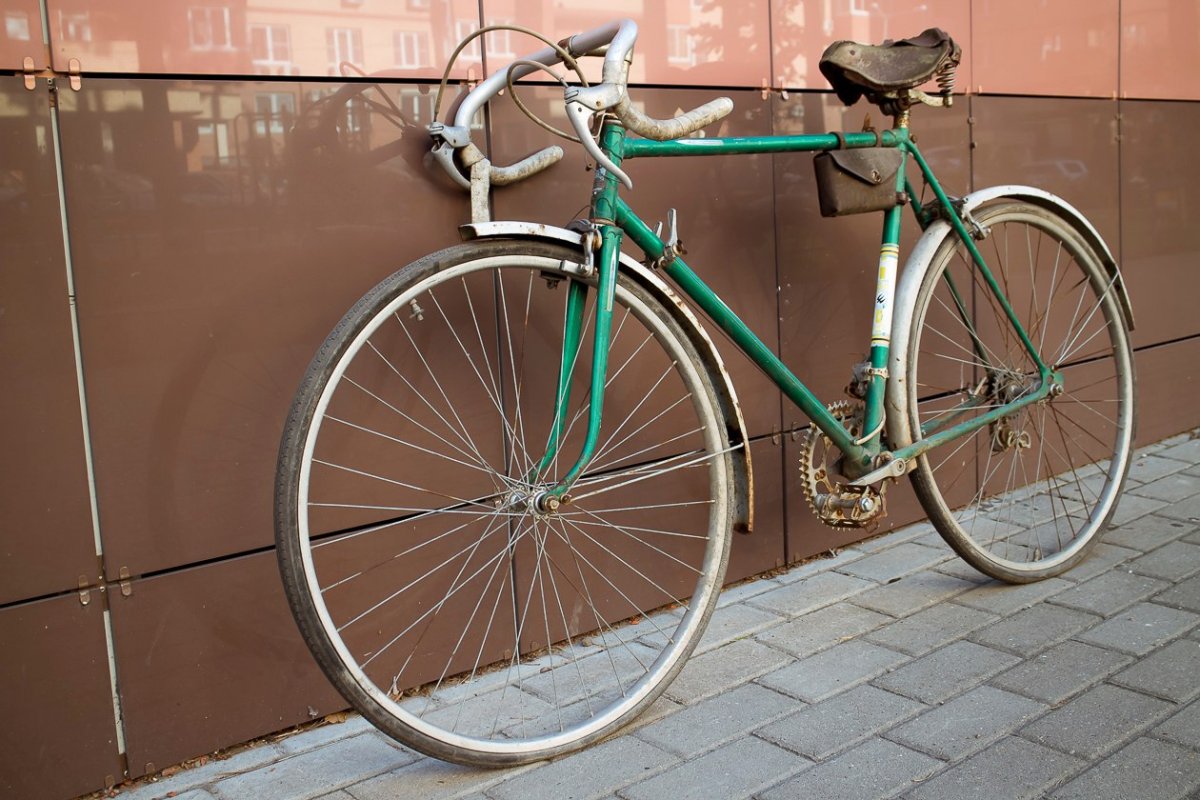 Старый спортивный велосипед
