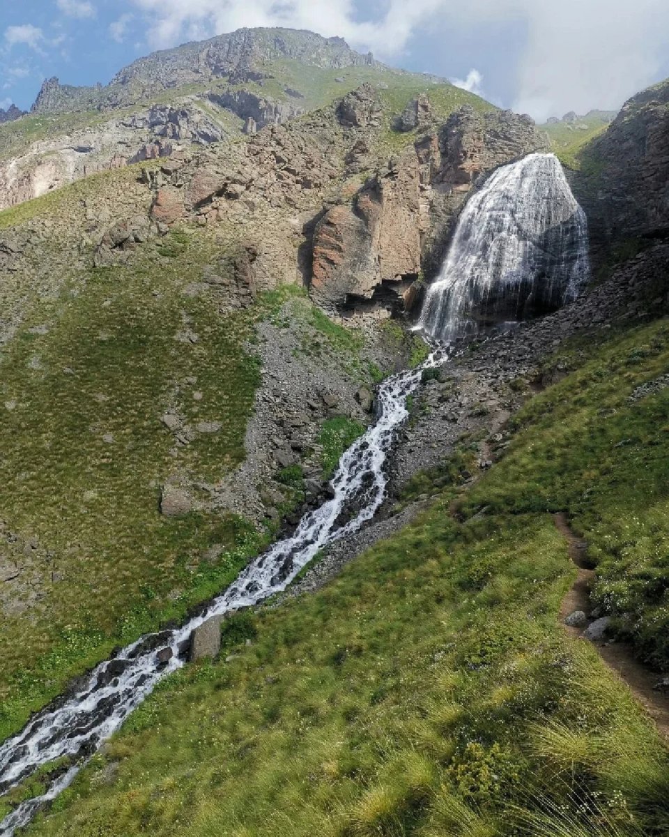 Водопад девичьи косы Терскол