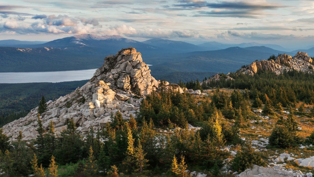 Зюраткуль гора