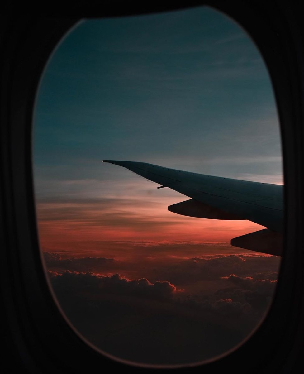 Луна вид из самолета