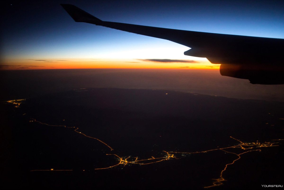 Вит с сомалёта вечером