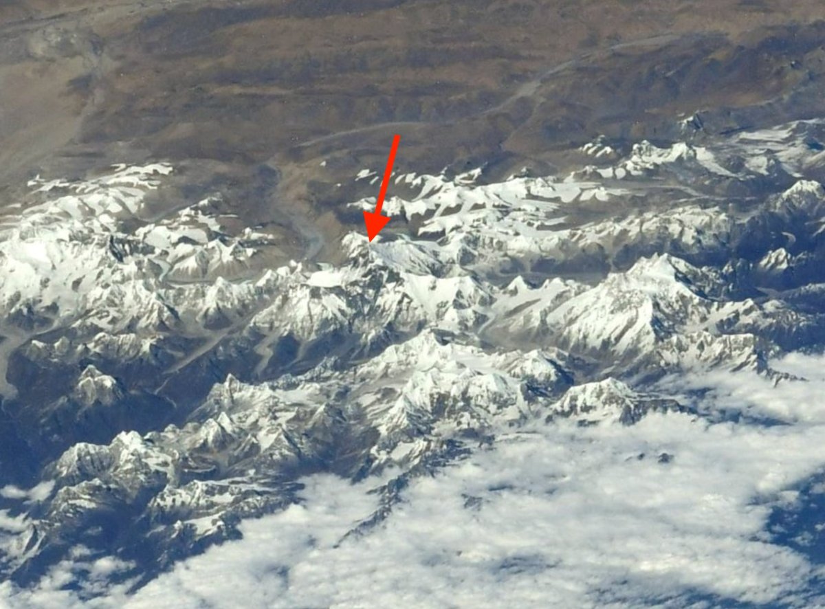 Гималаи Эверест из космоса