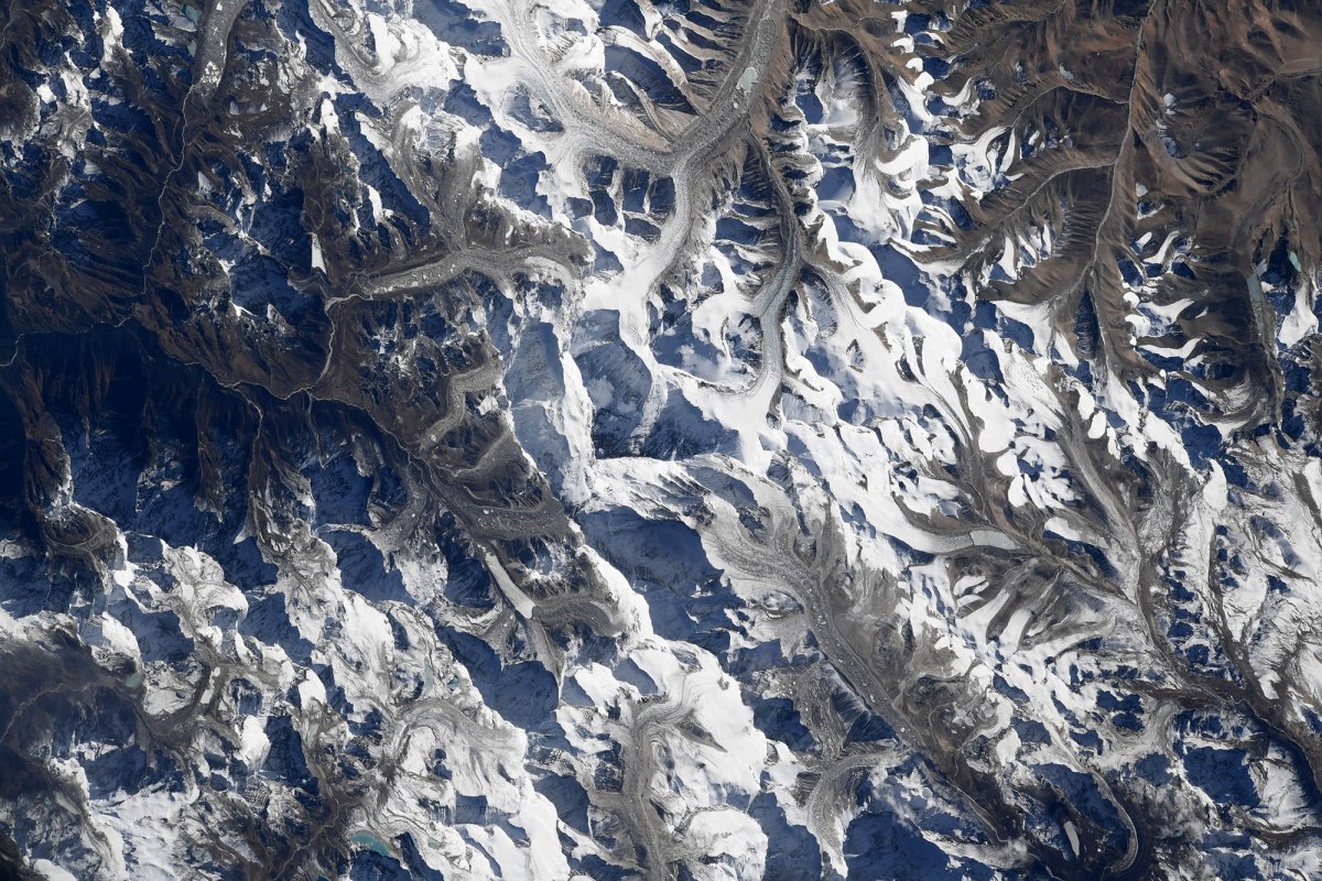 Гора Эверест из космоса