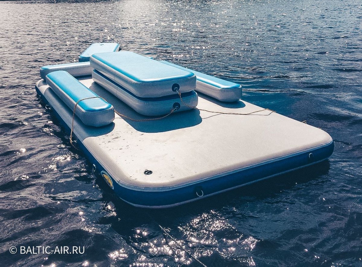 Надувной плот для отдыха на воде