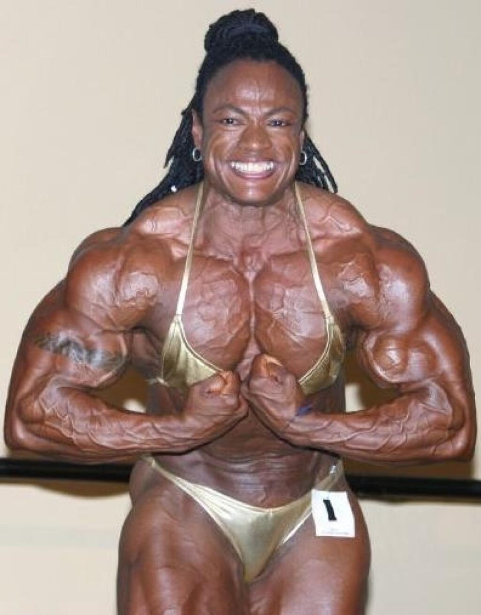 Рене Тони бицепс