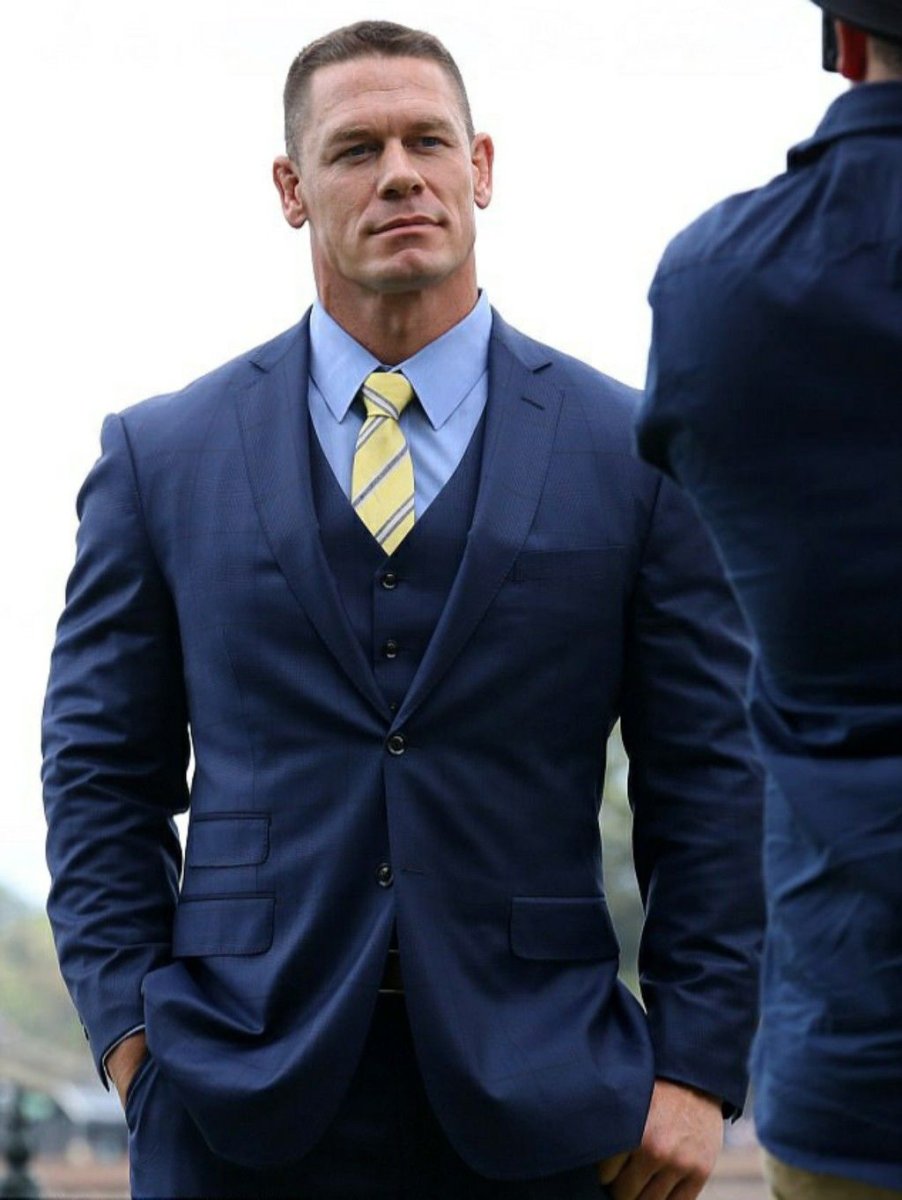 John cena в классическом костюме
