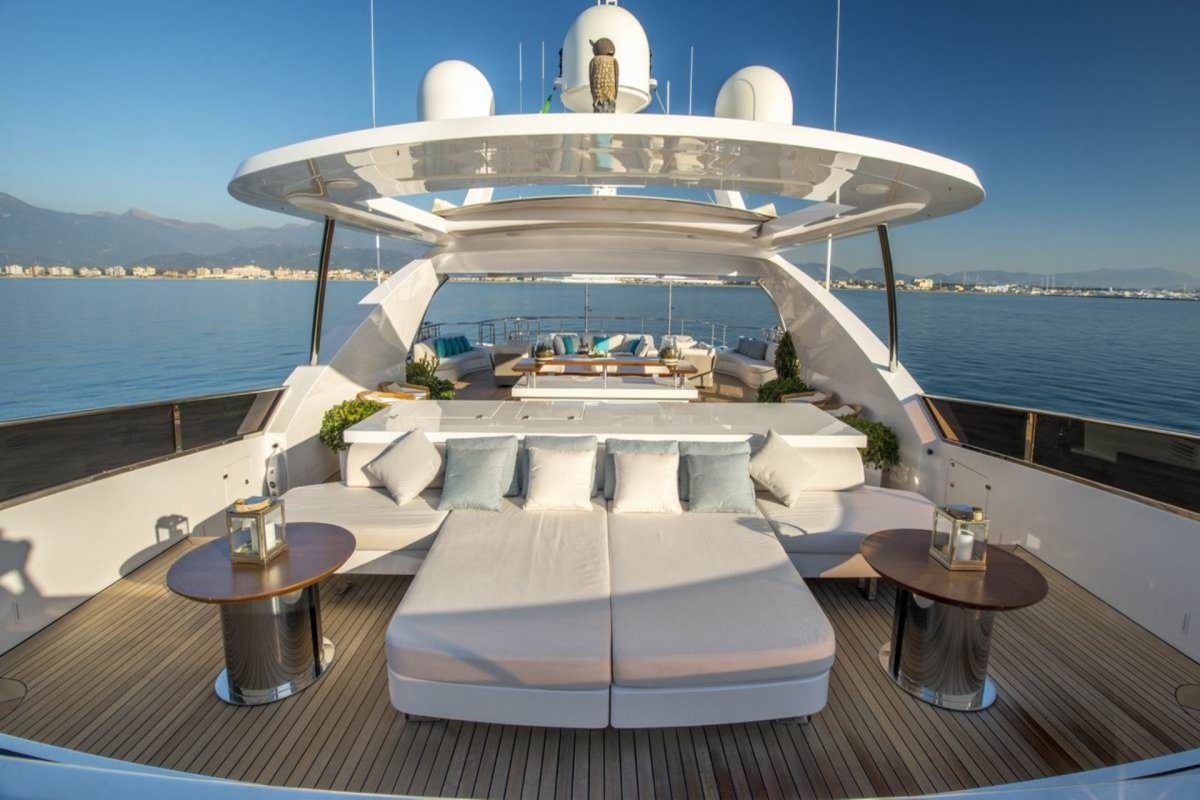 Benetti 140 Cargo inside