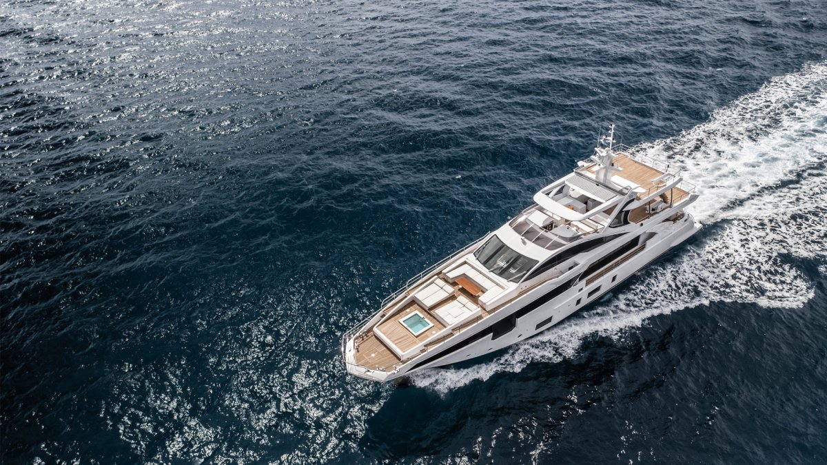 Яхта Azimut grande 35