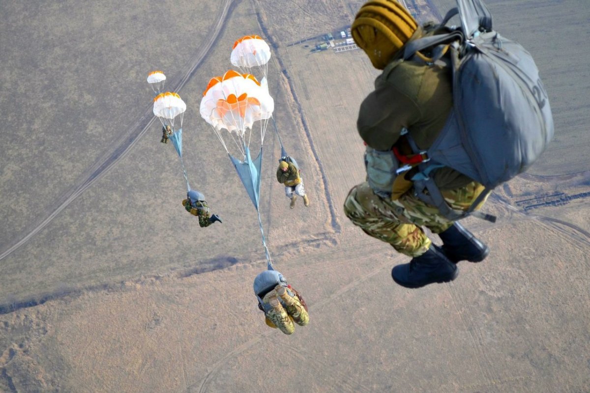 АН 2 прыжки с парашютом ВДВ