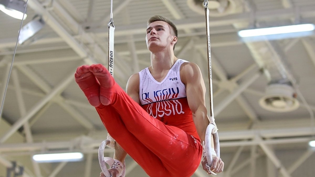 Спортивные гимнасты