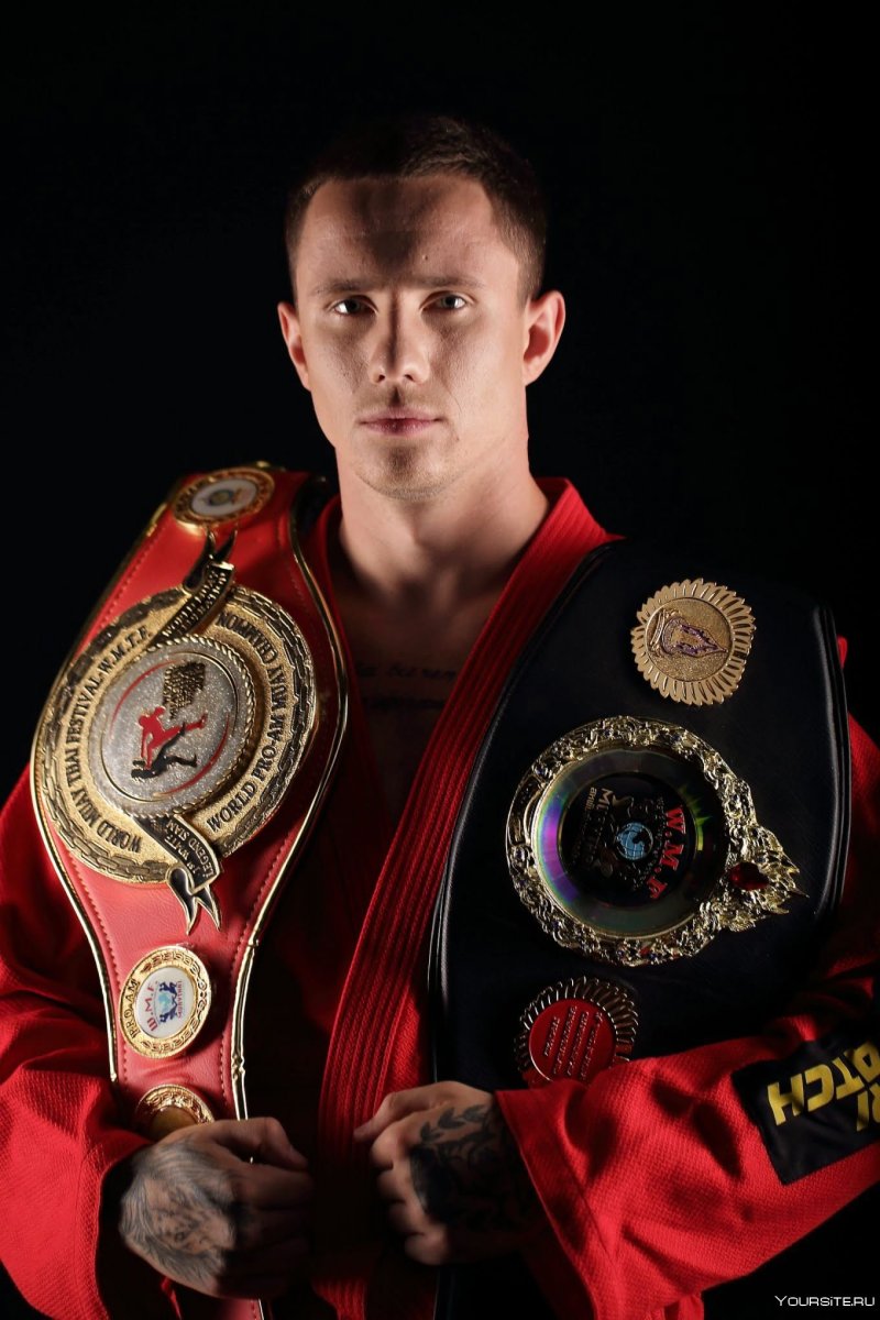 Чемпиона мира по кикбоксингу Иван бойцов