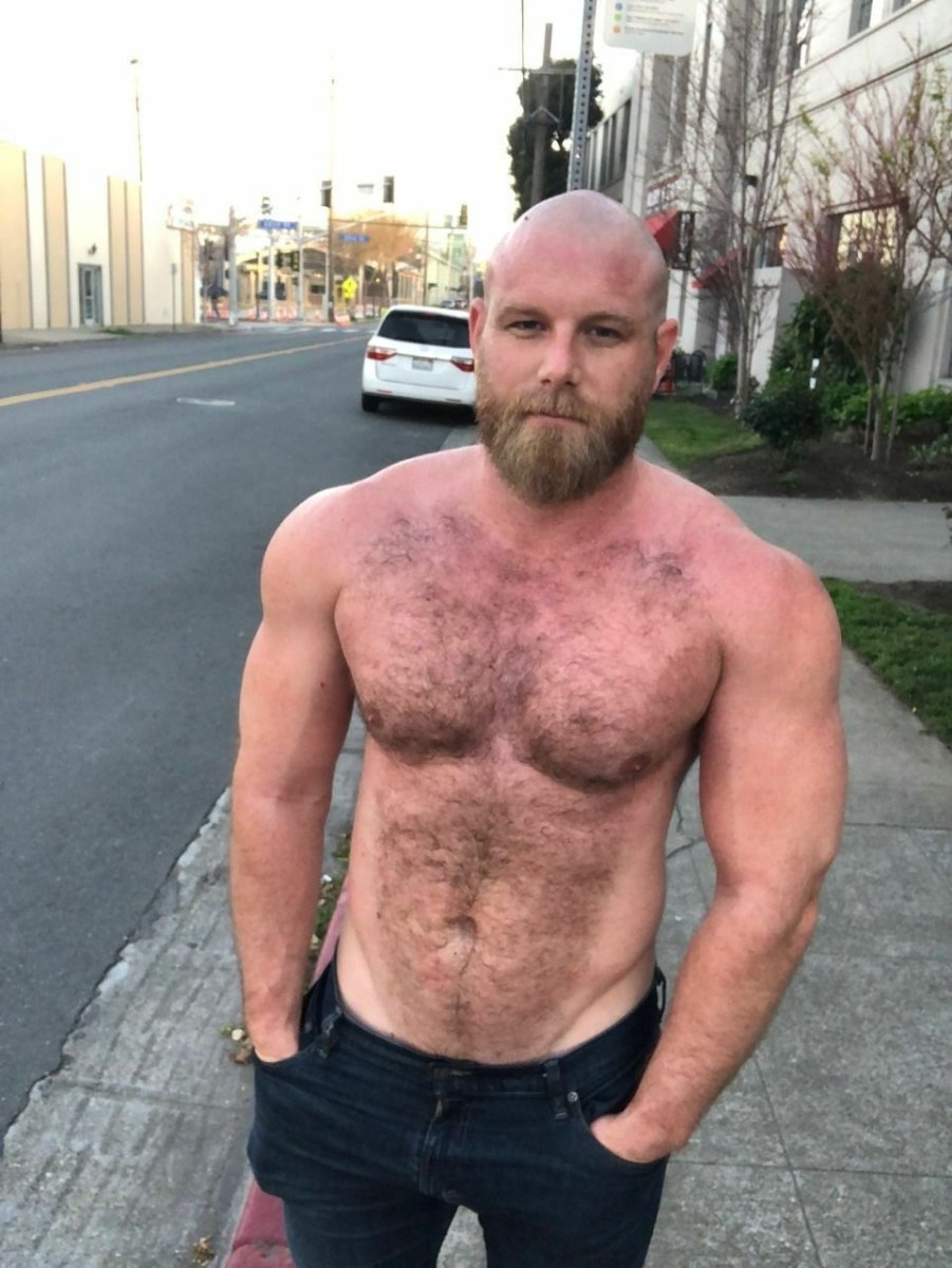 Лысые качки с бородой