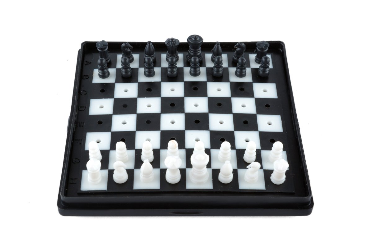 Шахматы из болтов