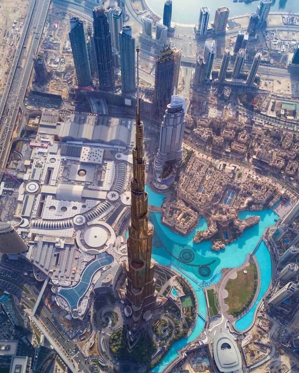 Дубай башня Бурдж Халифа вид сверху