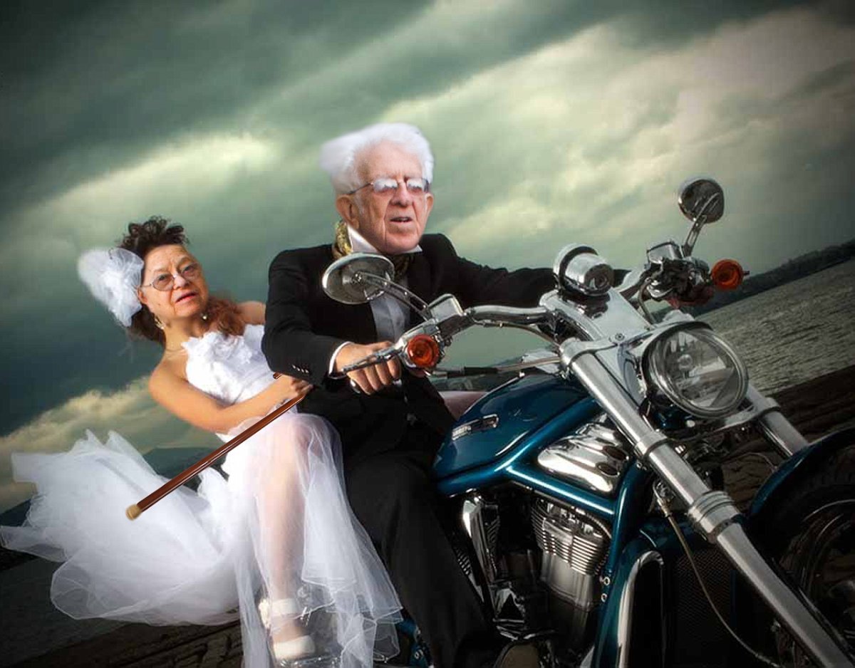 Старик на мотоцикле
