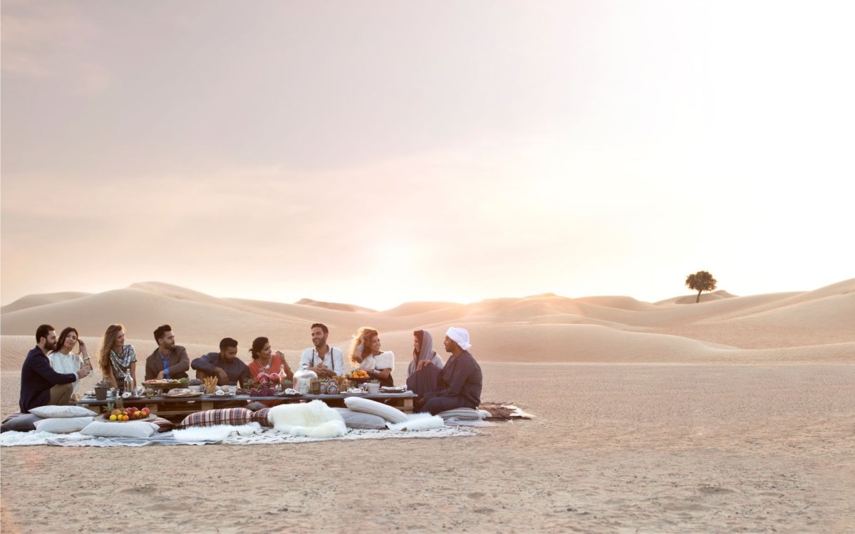 Пикник в пустыне в Дубае