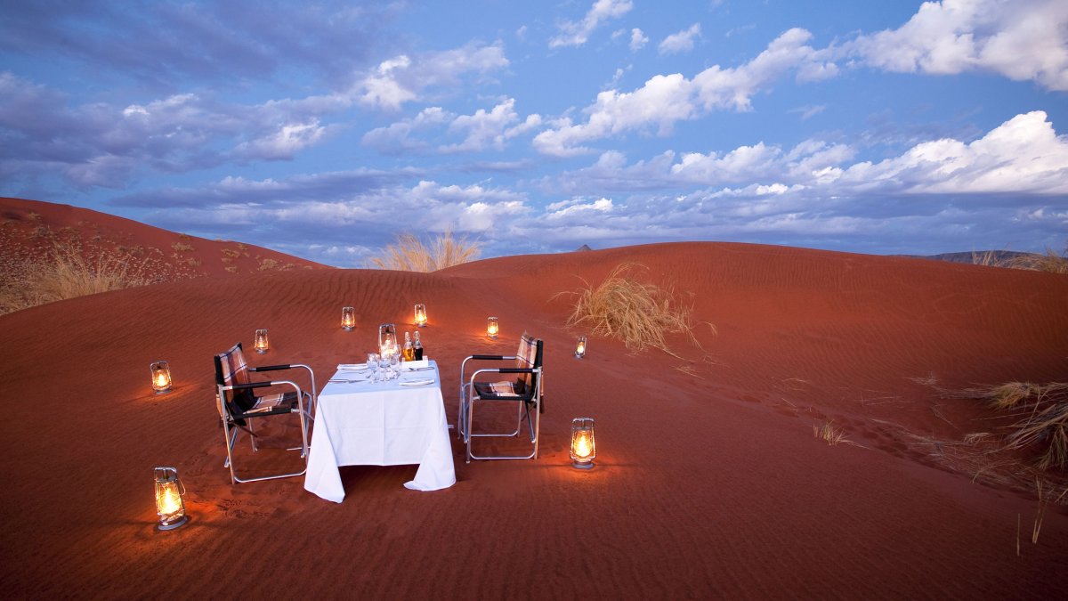 Ужин в пустыне в сафари Дубая