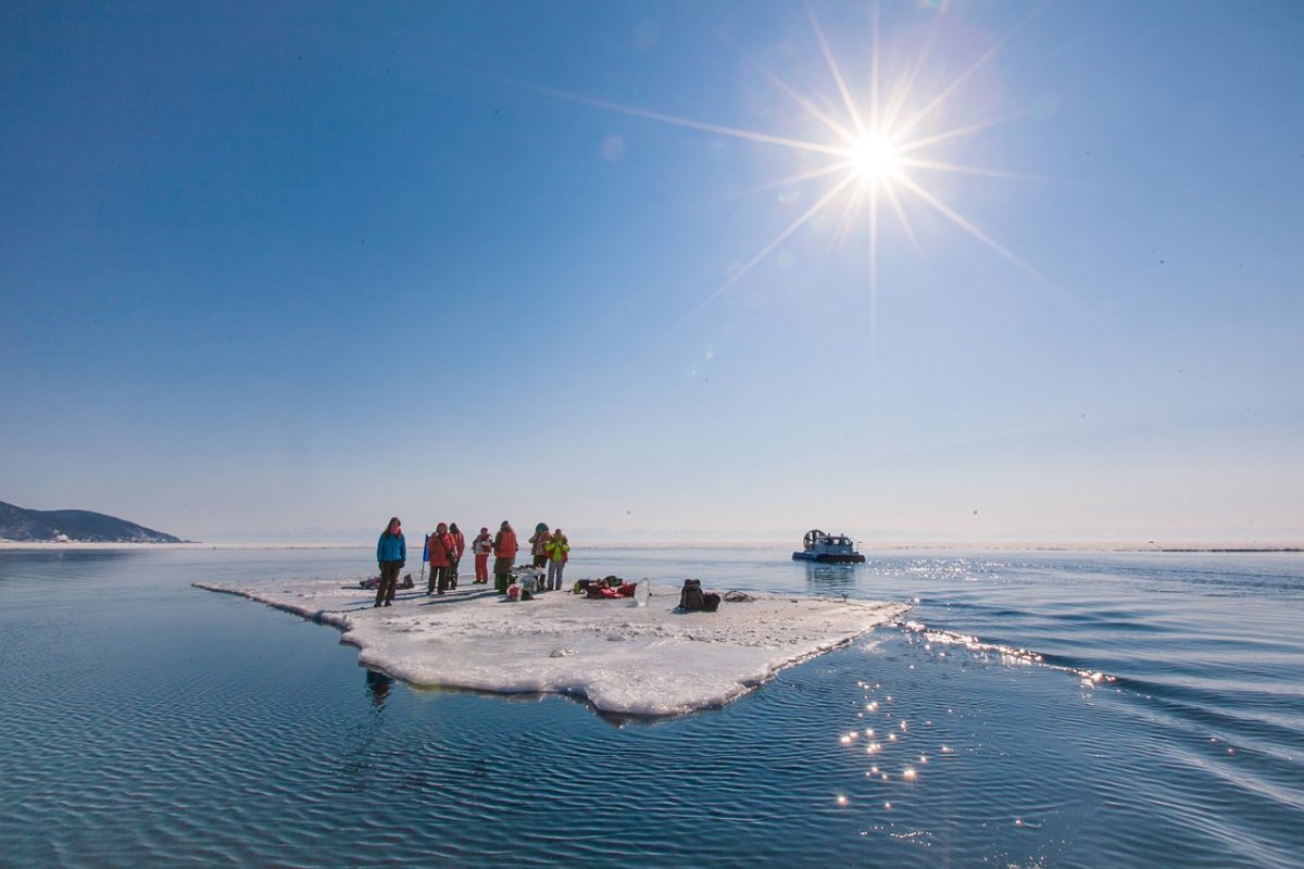 Сплав на льдине Байкал