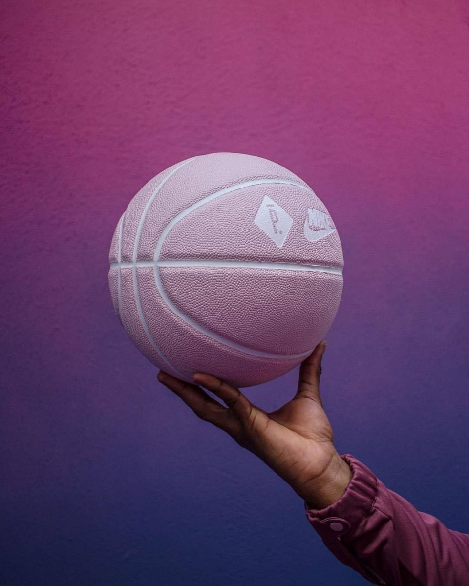 Фиолетовый баскетбольный мяч