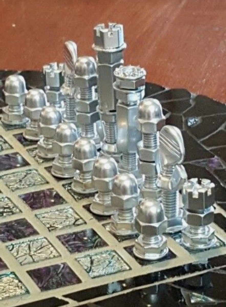 Шахматы из металла