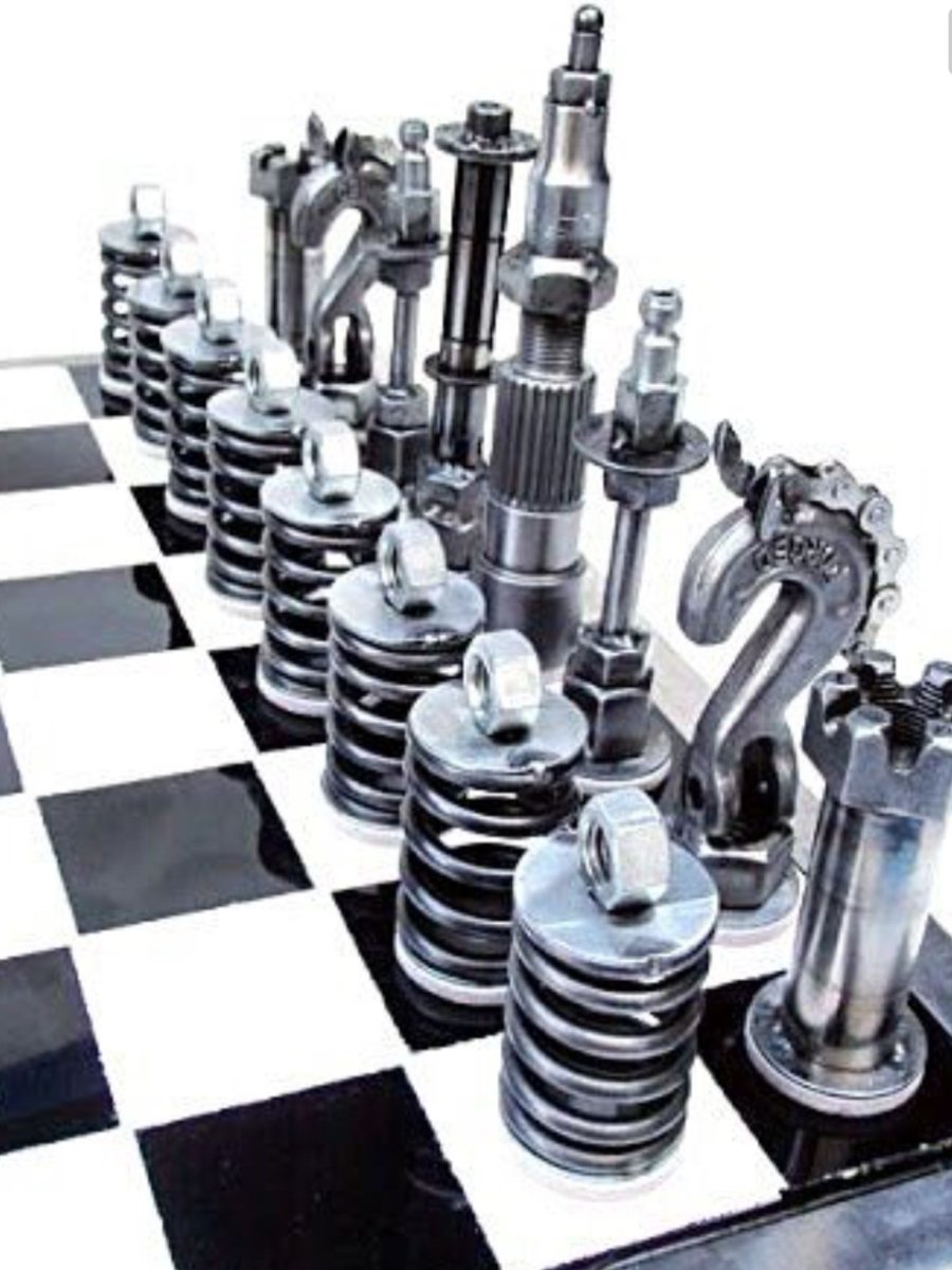 Шахматы из болтов