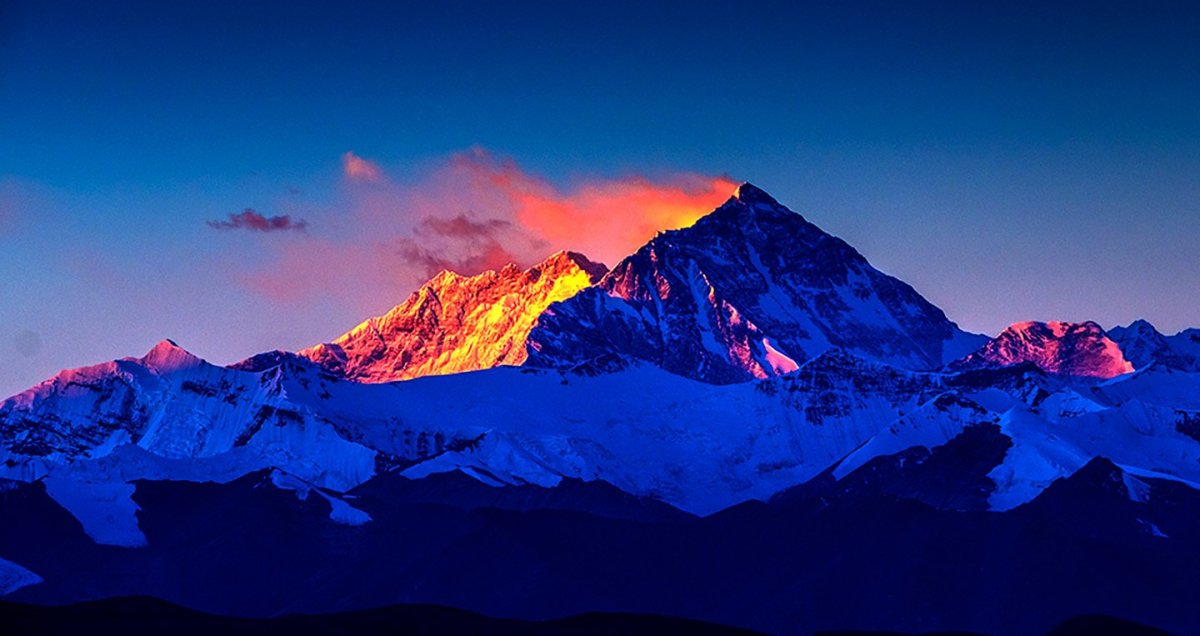 Гималаи Эверест Джомолунгма ночью