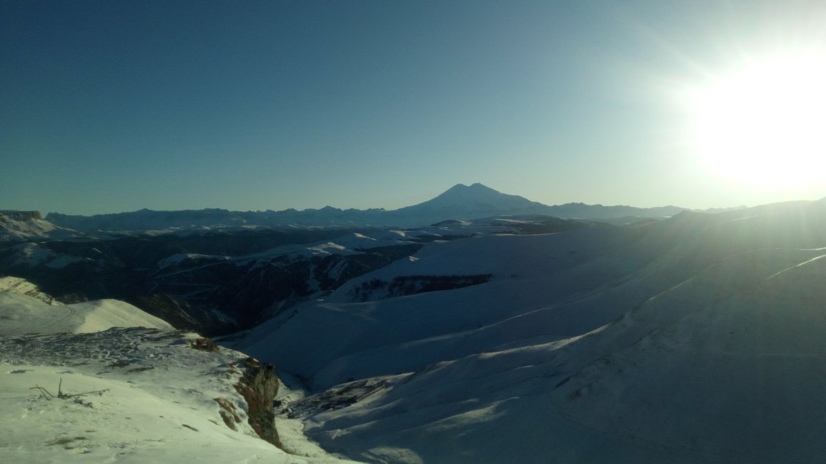 Эльбрус высота от 800-1200 метров