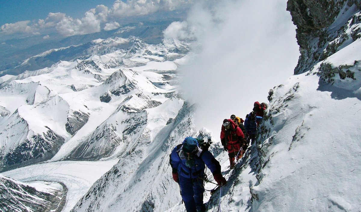 Эльбрус Эверест альпинисты