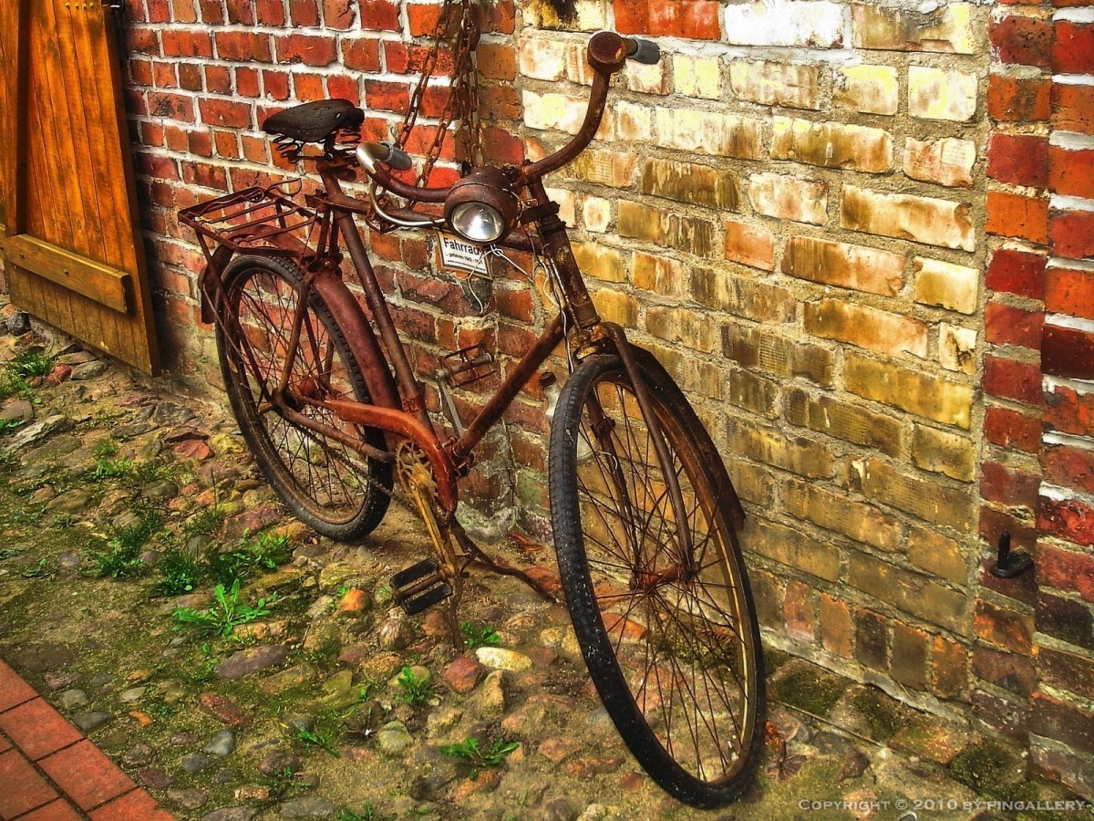 Старомодный велосипед