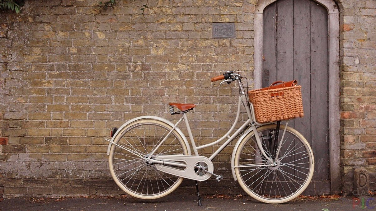 Велосипед с корзиной Винтаж