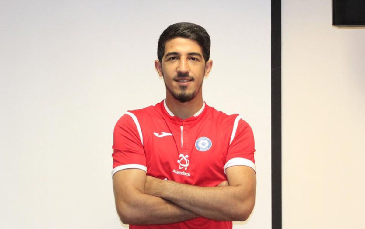 Футболист азер Азербайджан