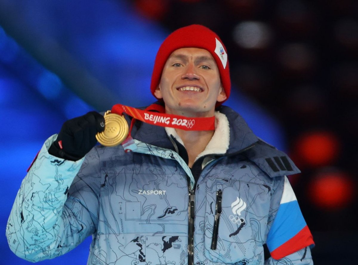 Александр Большунов олимпиада 2022