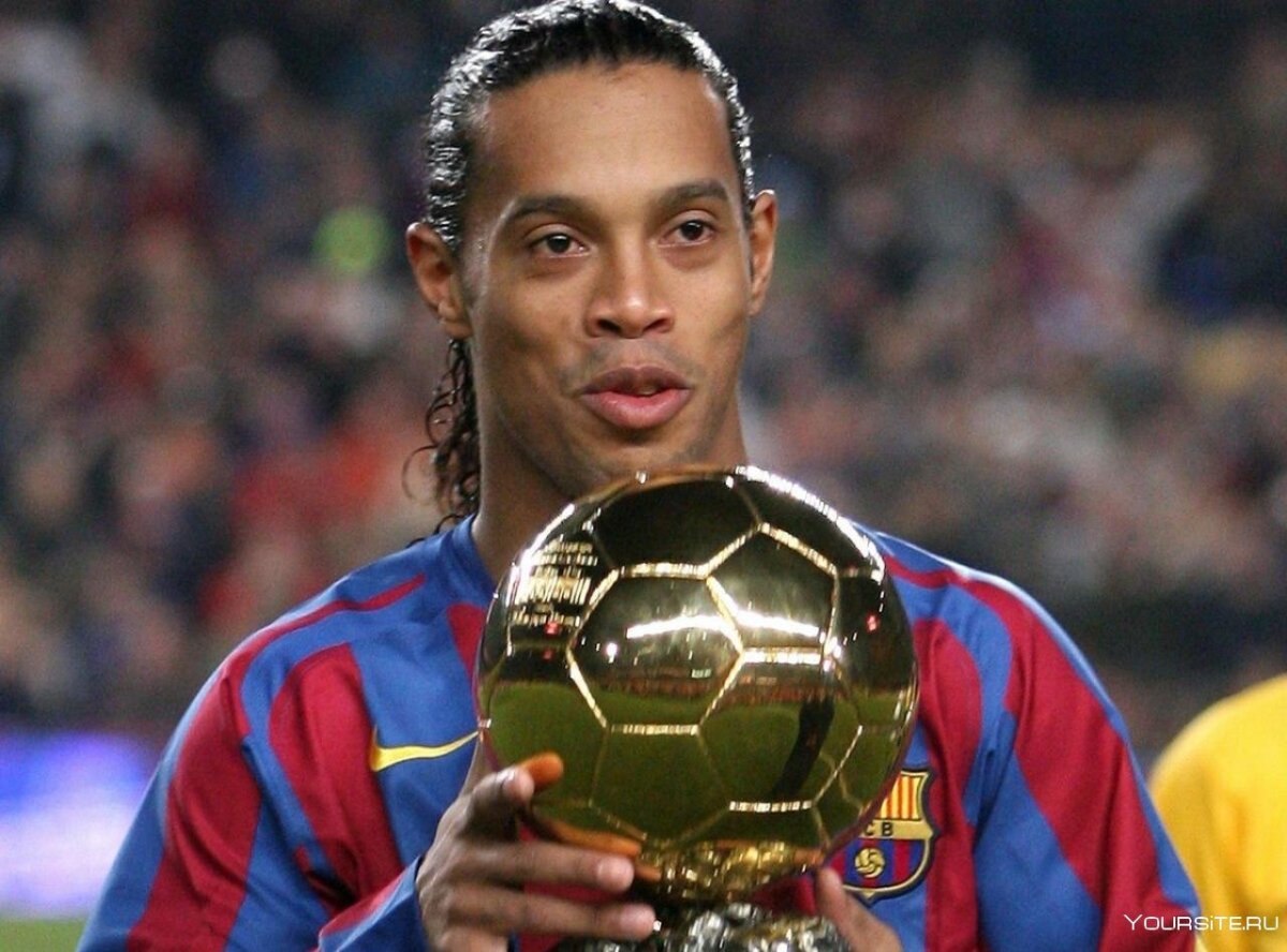 Роналдиньо золотой мяч 2005