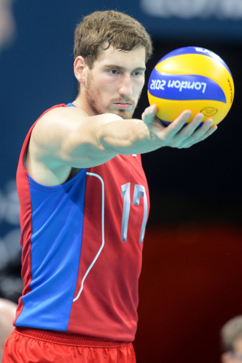 Михайлов волейболист