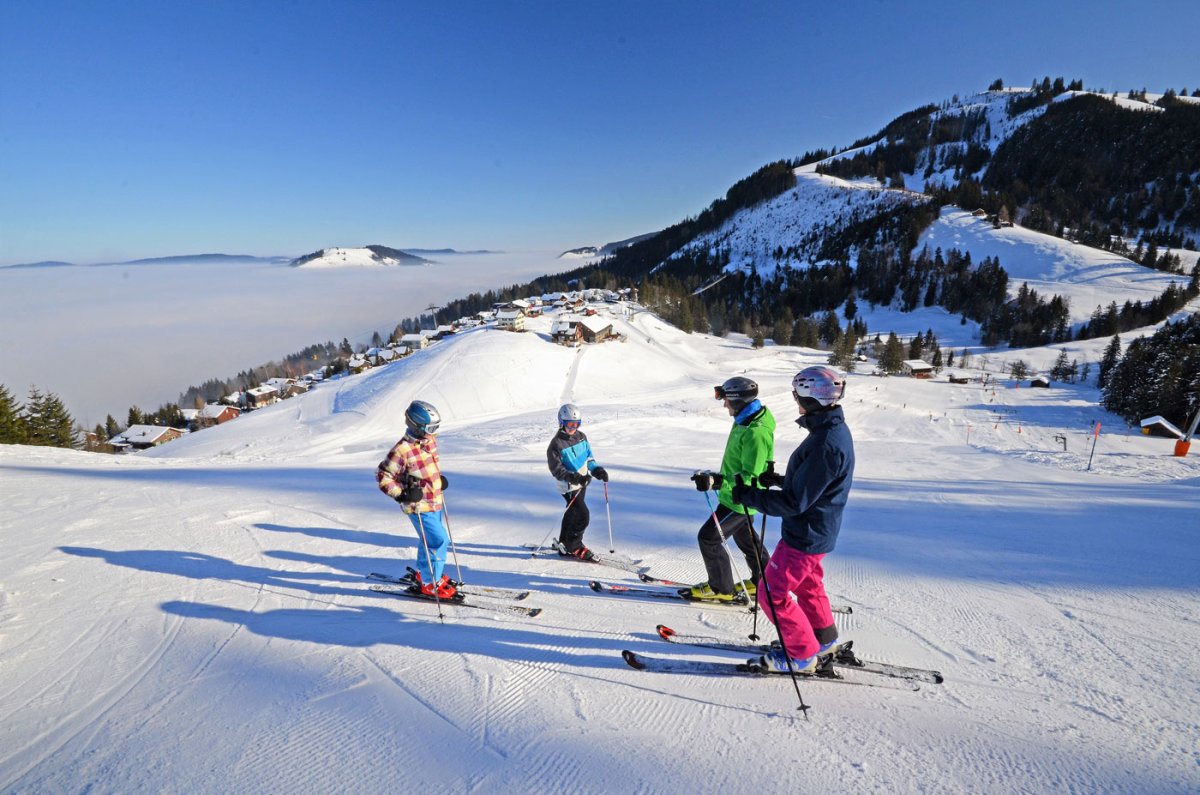 Winter activities Skiing