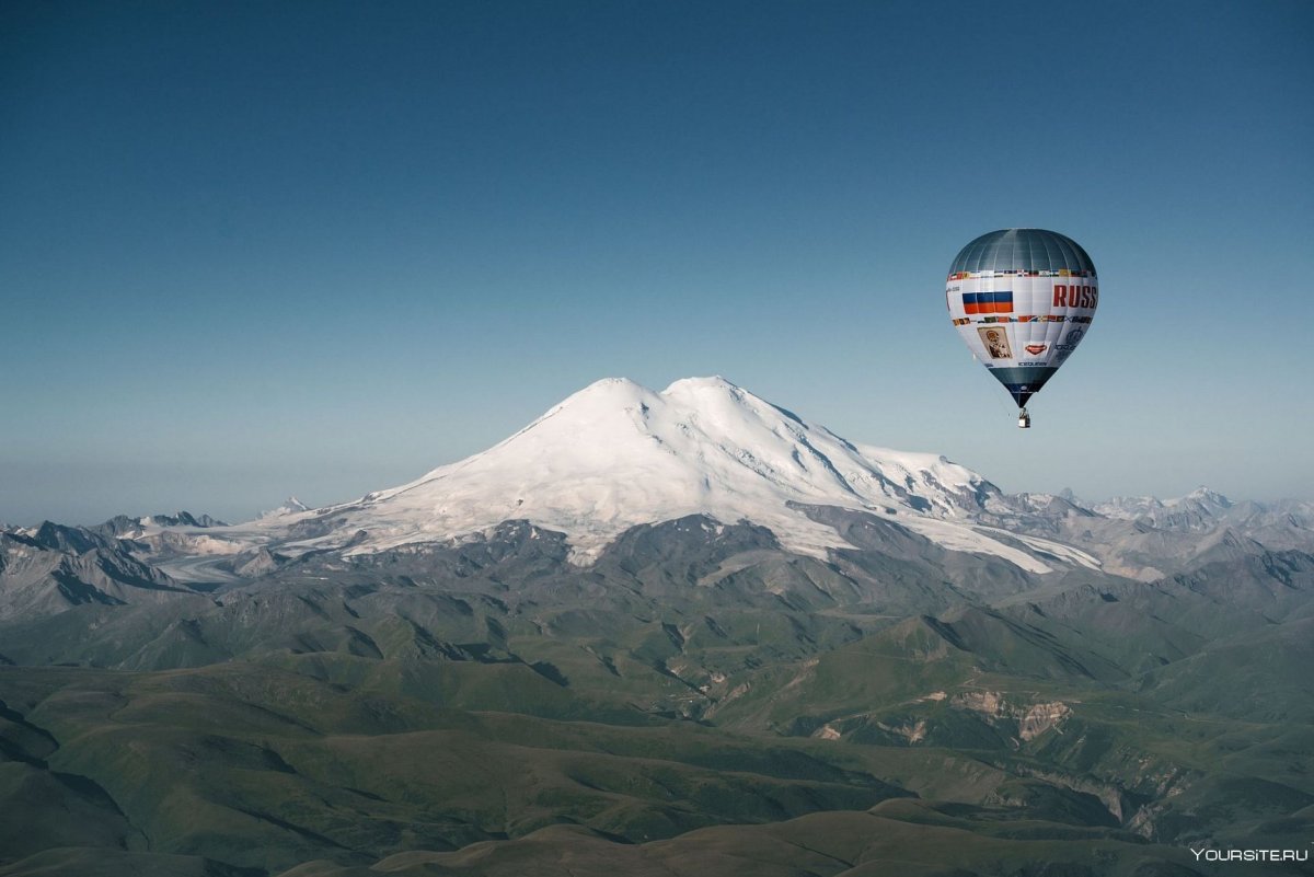 Гора Эльбрус фото с самолета