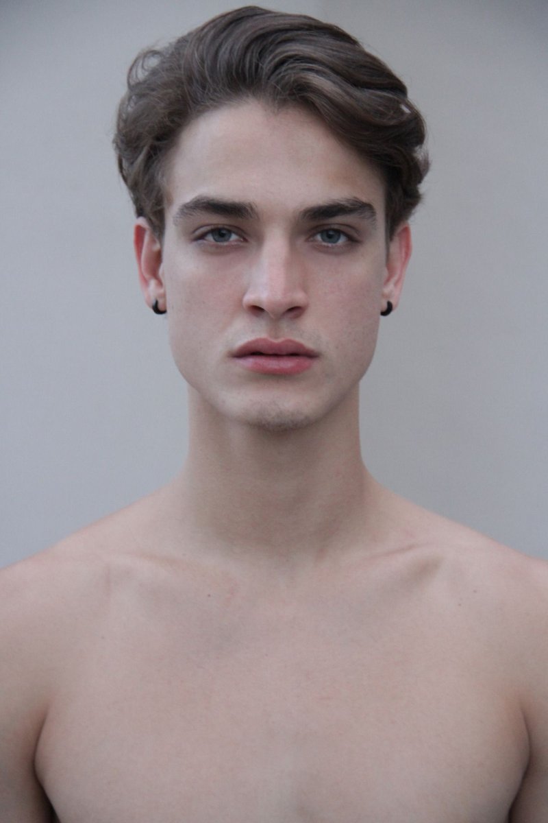 Jonathan Bellini модель
