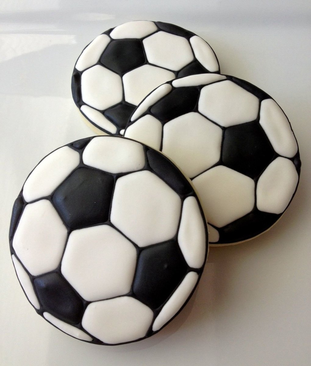 Пряник в виде футбольного мяча