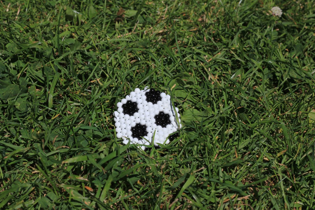 Футбольный мяч из Аквабидс