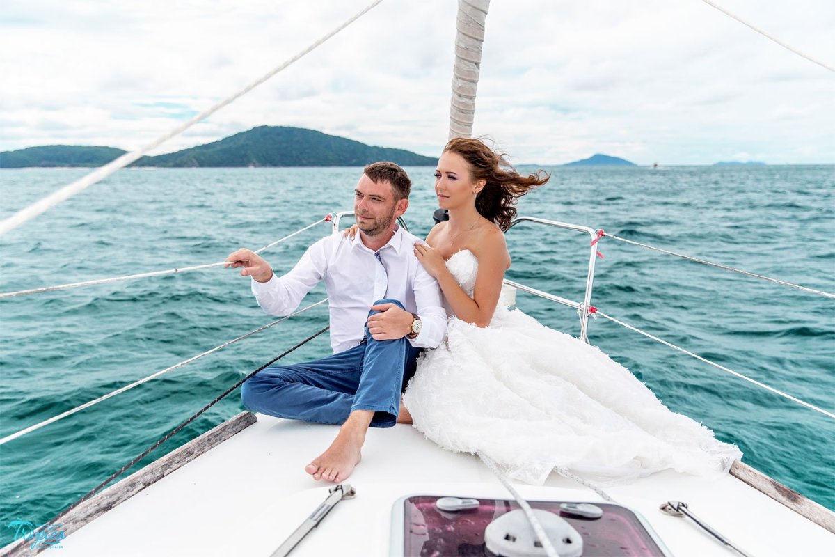 Свадебная фотосессия для двоих на яхте Саратов